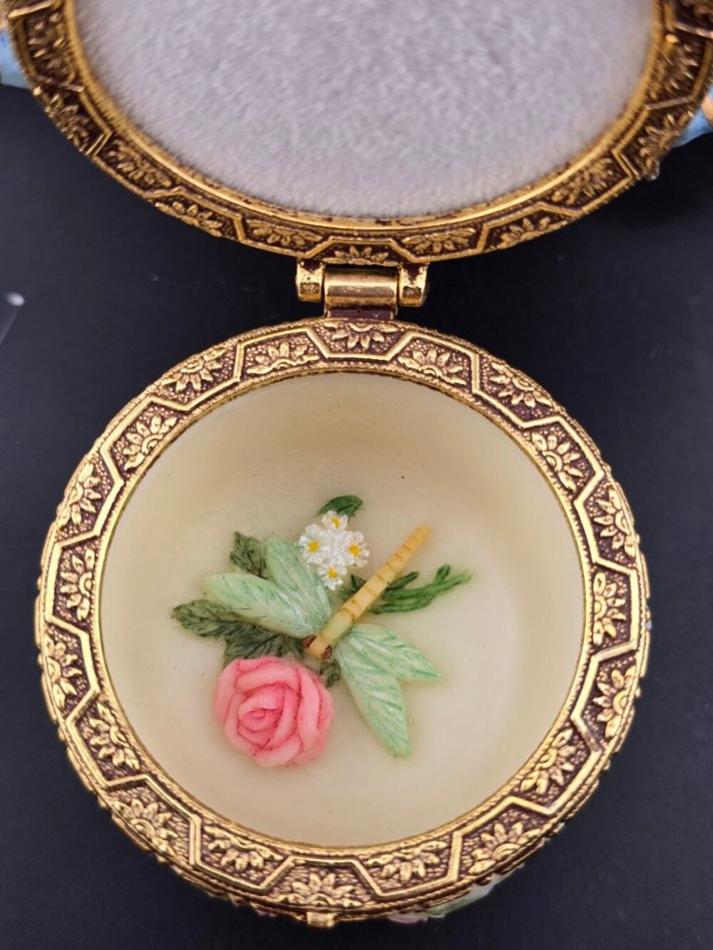 Flower and Butterfly Porcelain Trinket Box 3" Tall READ - Picture 6 of 16